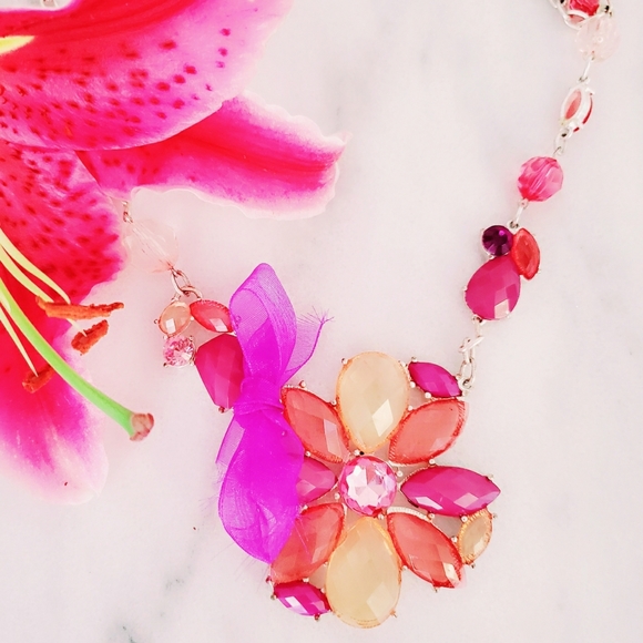 Jewelry - ❤ 4 for $25 ❤ Crystal Floral Necklace Pink Purple